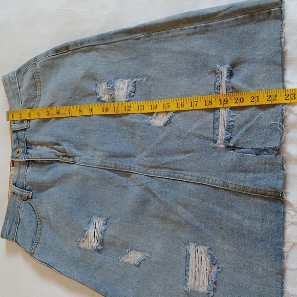 Pol distressed denim cropped skirt size small - Picture 10 of 15